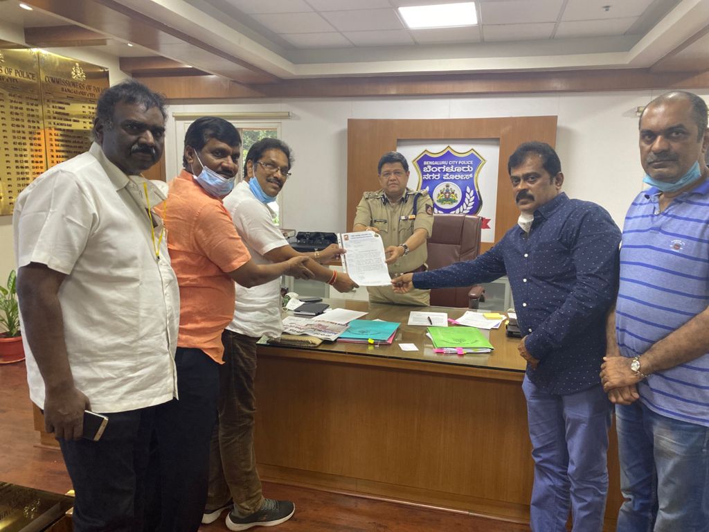 ಪೈರಸಿ ತಡೆಯಲು ಪೊಲೀಸರ ಮೊರೆಹೋದ ನಿರ್ಮಾಪಕರ ತಂಡ.