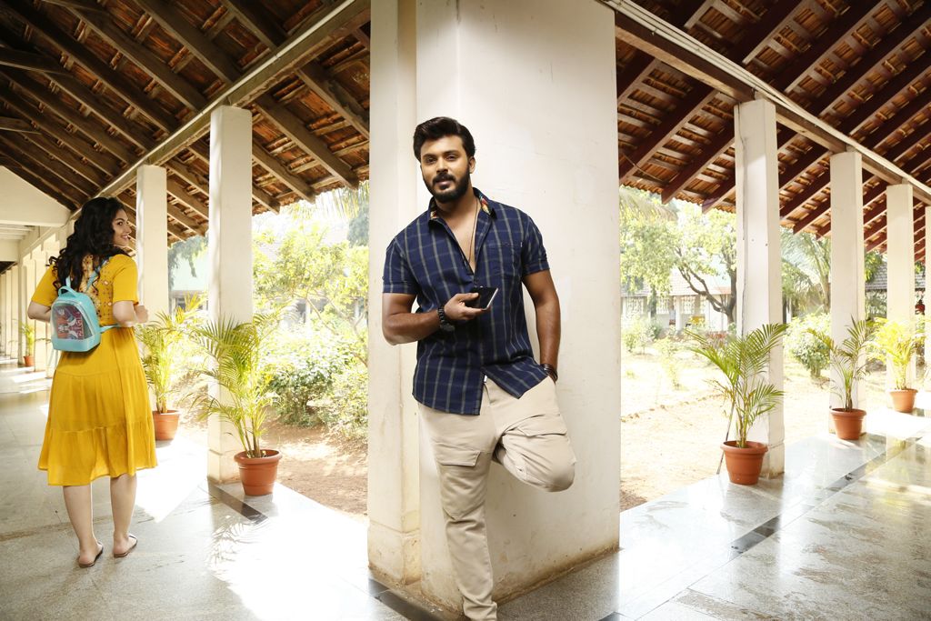 ದಸರಾ ಮೊದಲ ದಿನವೇ "ಮುಗಿಲ್ ಪೇಟೆ"  ವಿಡಿಯೋ ಸಾಂಗ್ ಬಿಡುಗಡೆ.
