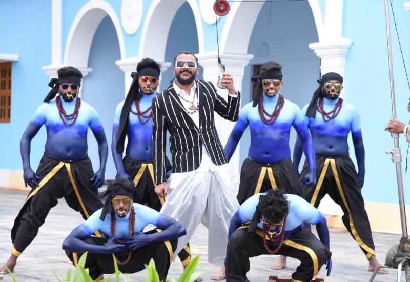 ​    ​​    ​ಗಣಪತಿ ಹಬ್ಬಕ್ಕೆ 'ಕೋಲು ಮಂಡೆ' ವಿಡಿಯೋ ಆಲ್ಬಂ.