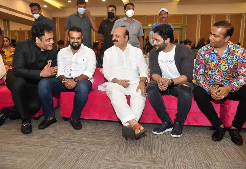 ಮುಖ್ಯಮಂತ್ರಿ ಬಸವರಾಜ್ ಬೊಮ್ಮಾಯಿ ಅವರಿಂದ "ಮದಗಜ" ಚಿತ್ರದ ಟ್ರೇಲರ್ ಲೋಕಾರ್ಪಣೆ .
